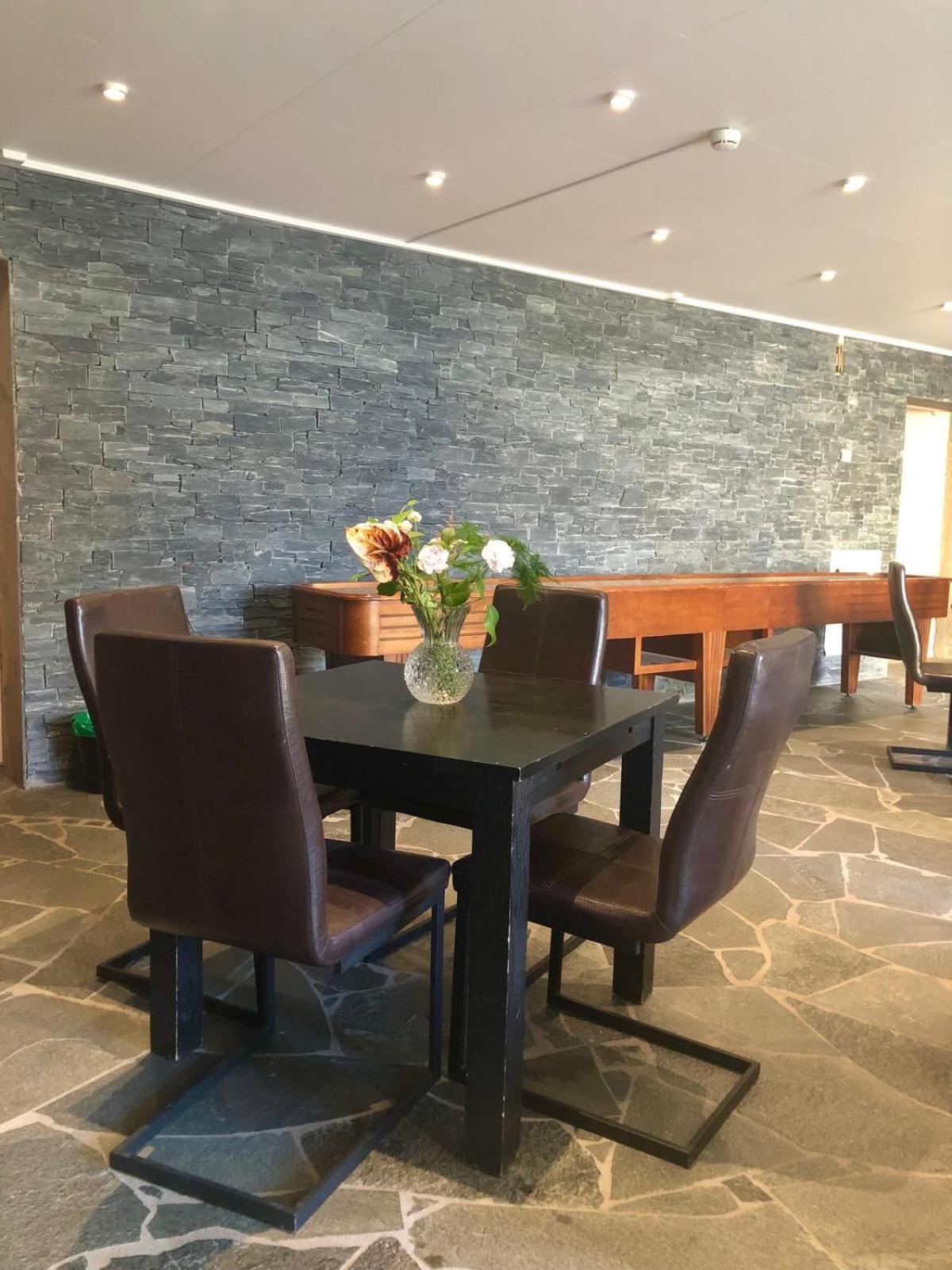 Arena Hotell Vanersborg Exterior photo